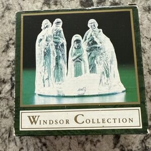 Windsor Collection 6 Pcs Nativity Scene with Mirror Base Christmas